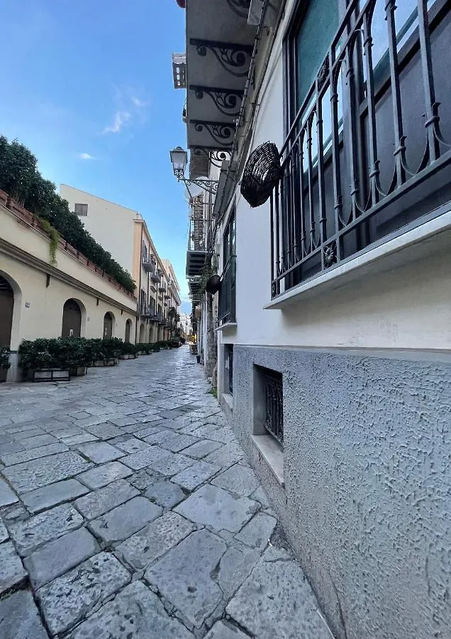 Hola House Allo Spasimo 팔레르모 아파트